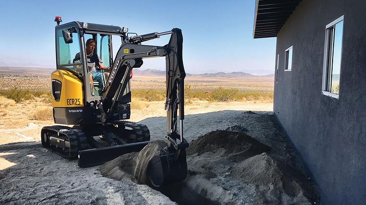 Volvo ECR25 Electric hos kunden Baltic Sands