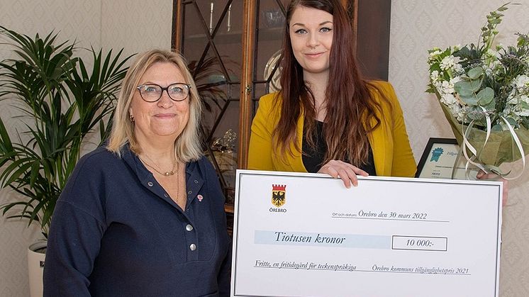 Från vänster: Kommunala tillgänglighetsrådets ordförande Carina Toro Hartman och Desirée Palm från Fritte.
