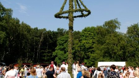 Traditionellt midsommarfirande på Fredriksdal