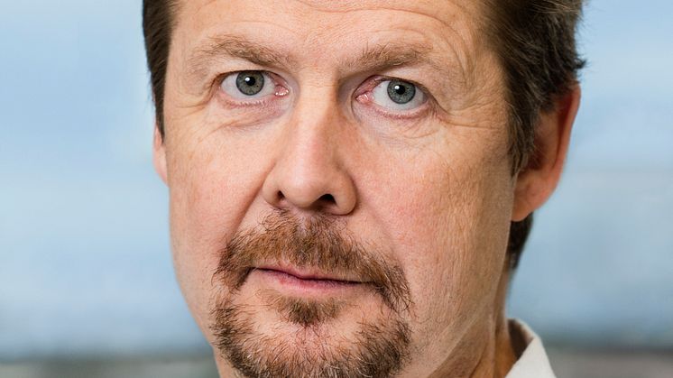 Erik Lundström, forskare med stöd från Hjärt-Lungfonden och docent vid Institutionen för klinisk neurovetenskap på Karolinska institutet. 