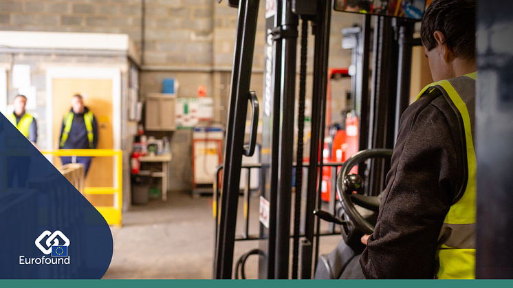 Trainee forklift driver doing a practical training course. Image: © Darius SUL/Adobe Stock