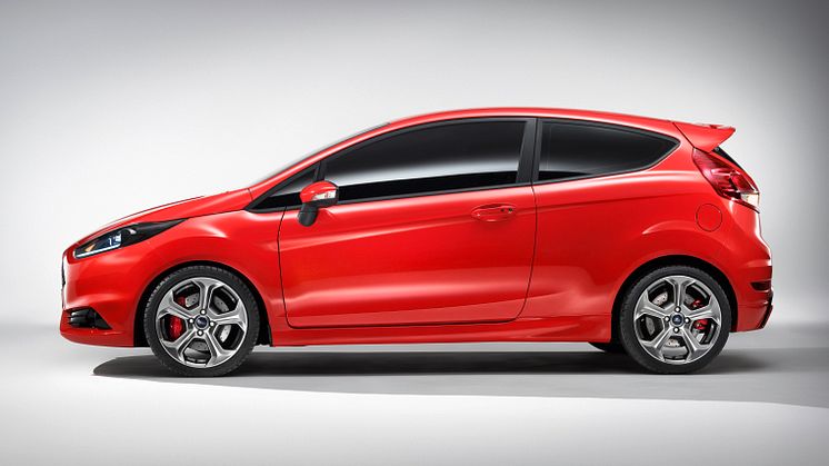 Ford visar produktionsfärdig Fiesta ST på 2012 års bilmässa i Genève 
