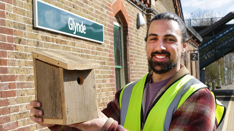 8 Sid Sharpe from the Bee Friendly Trust installs Homes for Nature for Southern Rail at Glynde station.jpg