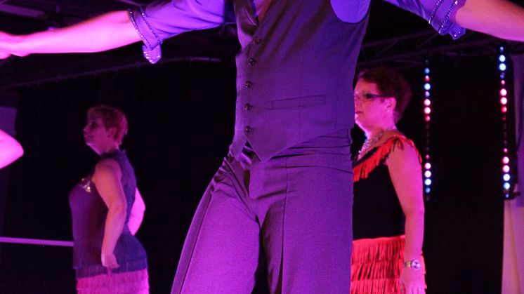 Charles Åkerblom från Linköping dansar i 013-Lost in line och vann specialpris Bästa scenpersonlighet i Danskarusellens final 2014