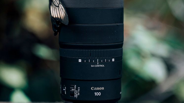 RF100mm_macro_Ambient_12