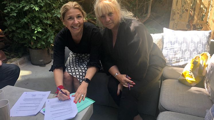 Meit Fohlin, (S), Regionstyrelsens ordförande, Region Gotland och Charlotta Rehman, chef för Telias företagsaffär