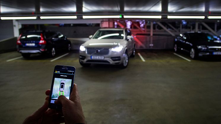 Göteborgs Stads Parkering AB och Volvo Cars premiärvisade i går, 14 mars, en självparkerande bil. FOTO: Sören Håkanlind