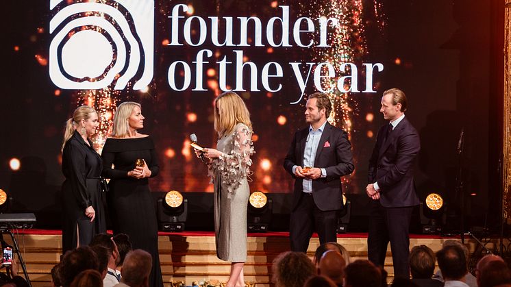 Johanna Deras and Therése Lorentzon, founders of PRO TEMPORE, received the Growth Rings in Gold for the global award Founder of the Year category Medium Size Companies at the Founders Awards Gala held at Grand Hôtel in Stockholm on September 20.