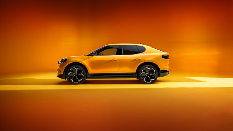 2024Ford_ElectricCapri_03.jpg