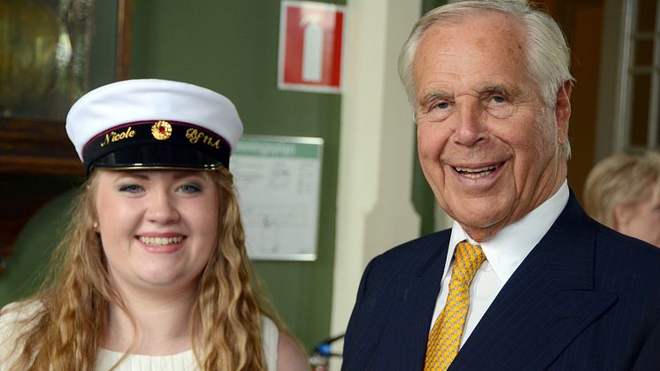 Nicole Kjellberg årets Anders Wall-stipendiat från Katedralskolan i Uppsala
