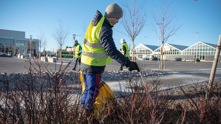 Sedan 2017 har idrottsungdomar återkommande städat i Gränbystadens utomhusmiljöer..