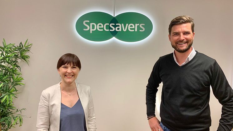 GODT LEDERSKAP: HR-leder Ingrida Holst og administrerende direktør Henning Eriksen i Specsavers, er fornøyde med at tiltakene for å øke trivselen blant medarbeiderne, gir seg utslag i et godt resultat hos kåringen til Great Place to Work. 