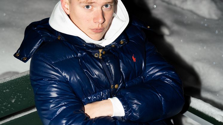 Nysignade popbegåvningen Tage debuterar med singeln “Lost Romance” på fredag