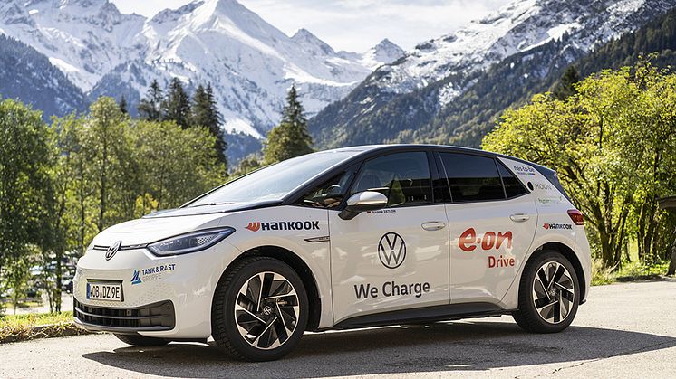 Hankooks nya vinterdäck i*cept evo 3 på turné genom Tyskland tillsammans med VW ID.3 för att testa landets nätverk av snabbladdare