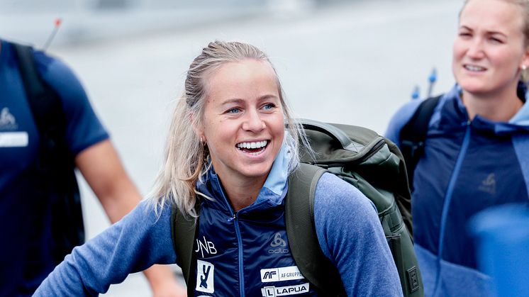 Sandnes 20190801. Før båtavgang til Lysebotn i Sandnes havn. Tiril Kampenhaug Eckhoff. Marte Olsbu Røiseland (i bakgrunnen) Foto: Jan Kåre Ness / NTB scanpix