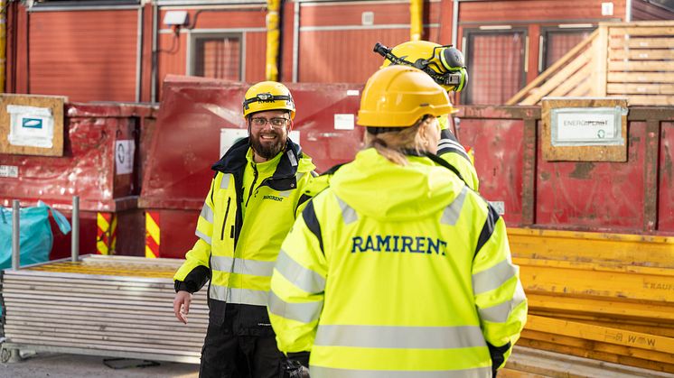 PRESSEMELDING FRA RAMIRENT: 1 AV 5 ARBEIDSTAKERE FØLER SEG UVEL PÅ GRUNN AV JOBB EN GANG I MÅNEDEN