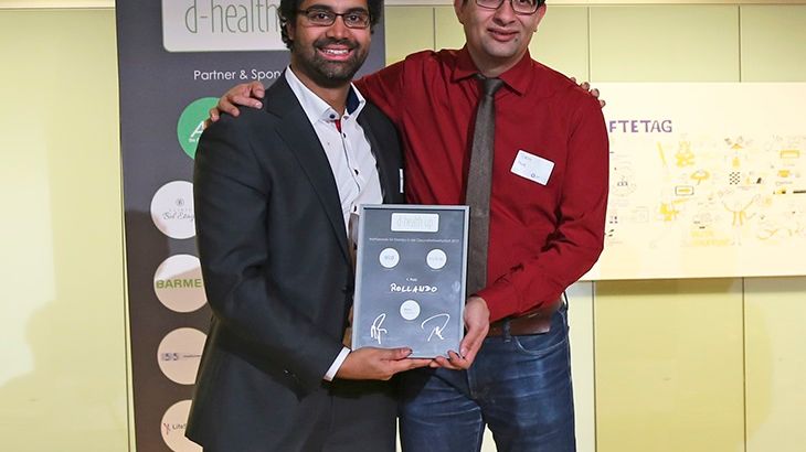 (v.l.) Dr. Dave Sircar und Robin Huq, Gründer von Rollando, freuen sich über die Auszeichnung
