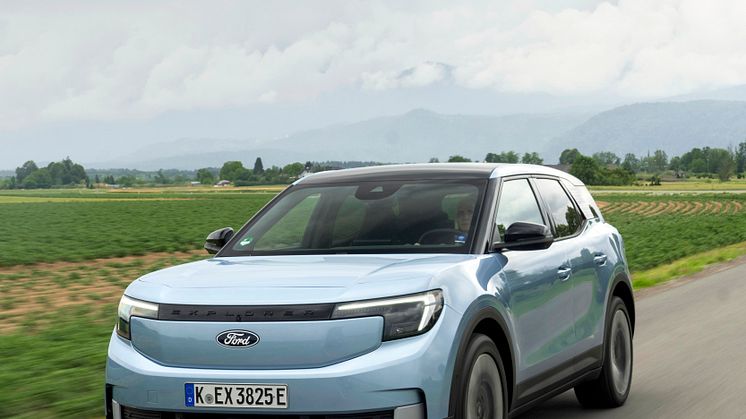 FORD EXPLORER ARCTIC BLUE 2024 (6).jpg