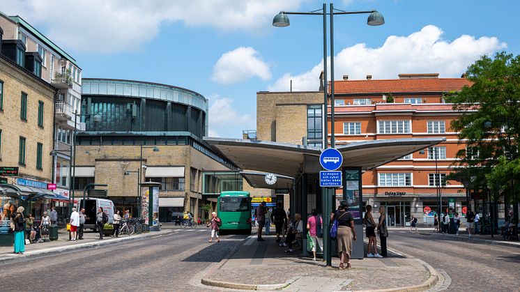 Omvandlingen av Botulfsplatsen kan inledas när busstrafiken flyttar från platsen efter sommaren.