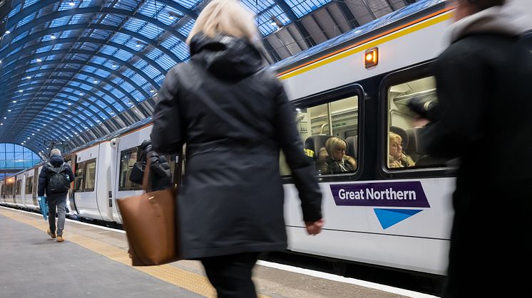 Passengers board the first Class 379 service, from King's Cross to Letchwroth Garden City 11.02.25.jpeg