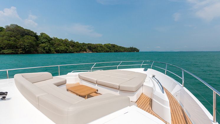 High res image - Princess Motor Yacht Sales - Princess 75 exterior foredeck
