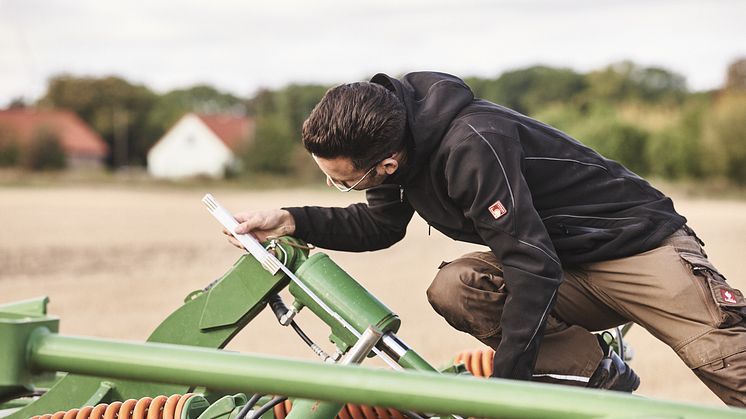 DLG Test Tractors with CEMOS