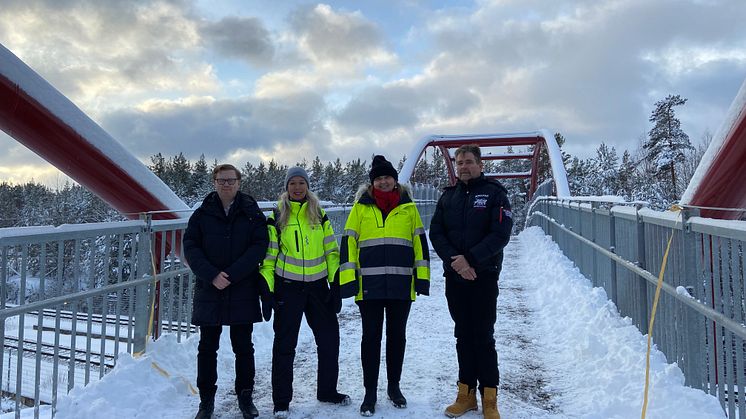 Gångbron till Rudan invigd och döpt