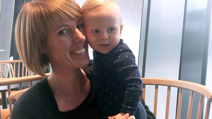 Linette med Wilbert på armen