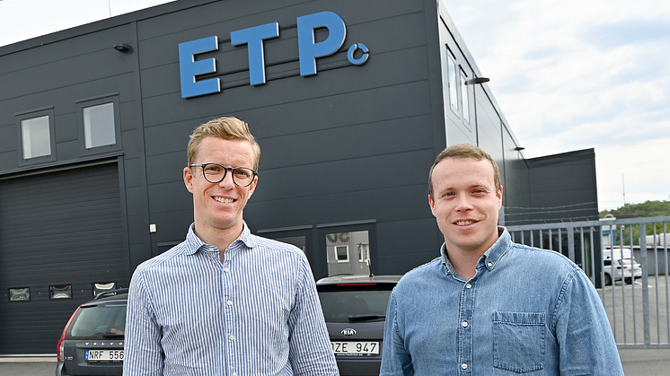 Passion och disciplin bakom framgångar. Christer Sigurd, vd, och Emil Westerlind, konstruktionsansvarig på ETP Kraftelektronik AB. Foto: Tommy Holl.