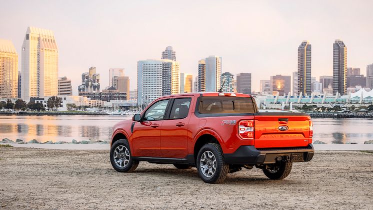 Ford-Maverick_2L-EcoBoost-AWD_Lariat_02