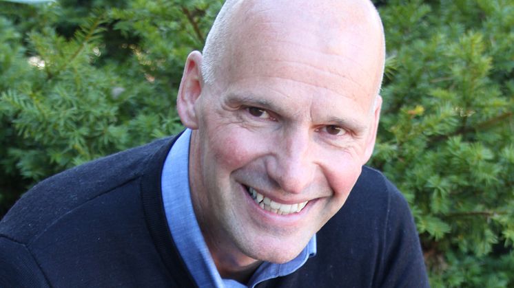 Geir Lippestad er en av dem som deler sine tanker rundt fosterdiagnostikk på Litteraturhuset mandag 24. oktober. 