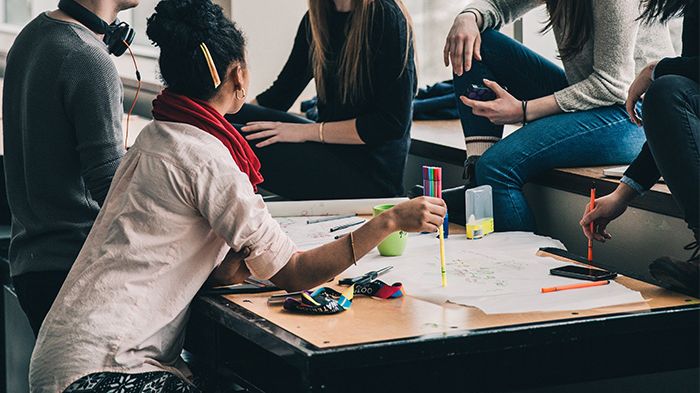 Har de som studerar vid folkhögskola ett ännu större medborgerligt engagemang än andra?