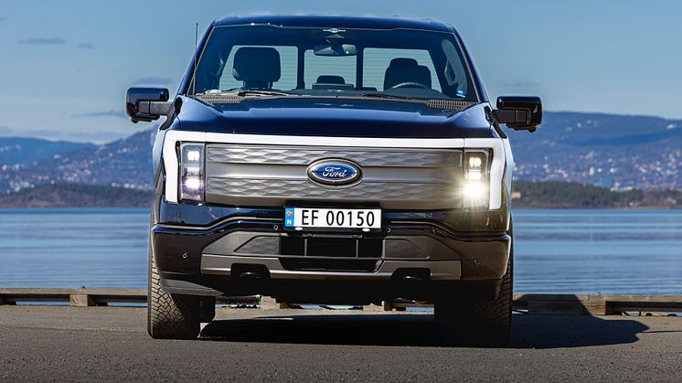Ford F-150 Lightning Antimatter Blue Metallic 2023 (5)