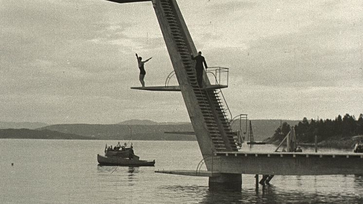 Ingierstrand på 1930-tallet. Stillbilde fra Verden Rundt (Oslo byarkiv / Nasjonalbiblioteket)
