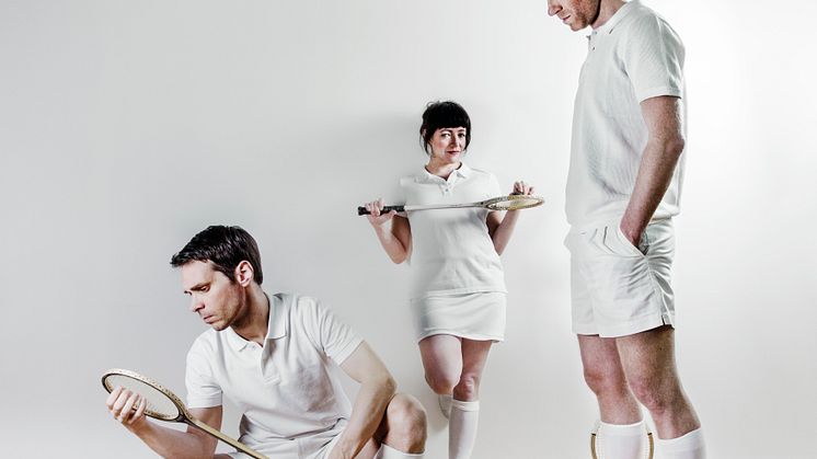 Mattias Linderoth, Susanne Karlsson och Erik Borgeke i Svek på Intiman. Foto Emmalisa Pauly.