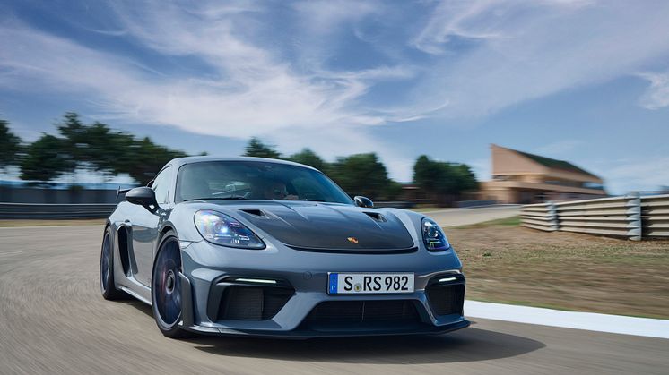 10 - 718 Cayman GT4 RS.jpg
