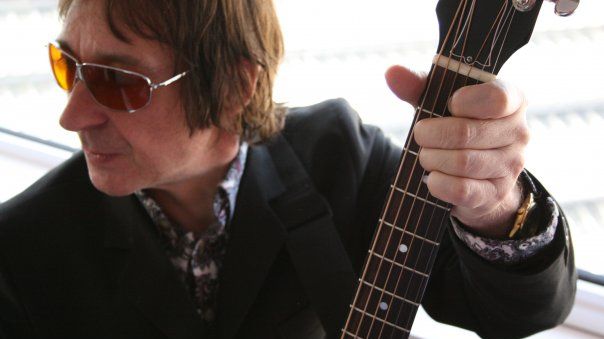 Buzzcocks’ Steve Diggle plays Prestwich