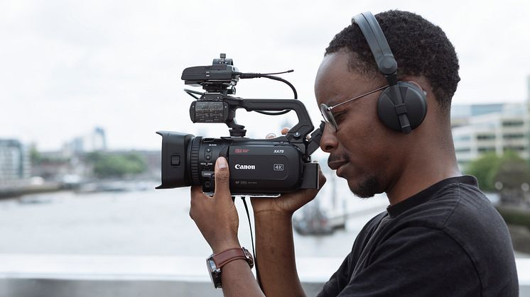 XA75_Lifestyle_EVF_69520