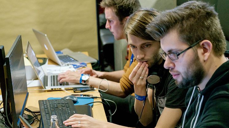 Keine Atempause: Auf dem InsurHack® wird in 48 Stunden die Zukunft der Assekuranz programmiert 
