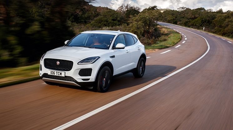 E-PACE S D240_YulongWhite_047