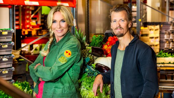 Pressbild från Sveriges Television_Maträddarna - programledare Anne Lundberg och Paul Svensson