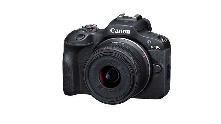 Nya kameran Canon EOS R100 med objektivet Canon RF-S 18-45mm IS STM.