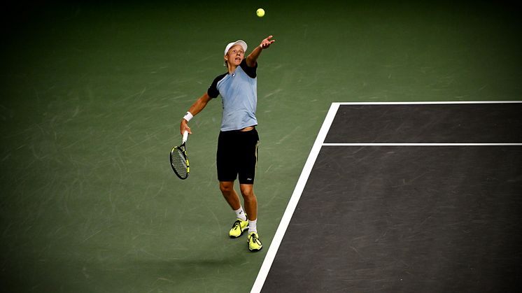 Leo Borg på centercourt i Kungl. Tennishallen i sin ATP-debut. Foto Patrick Bengtsson