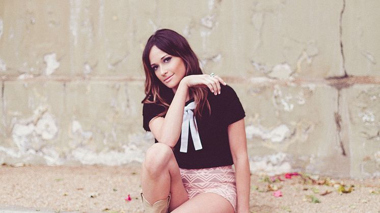 Countrystjärnskottet Kacey Musgraves till Grönan