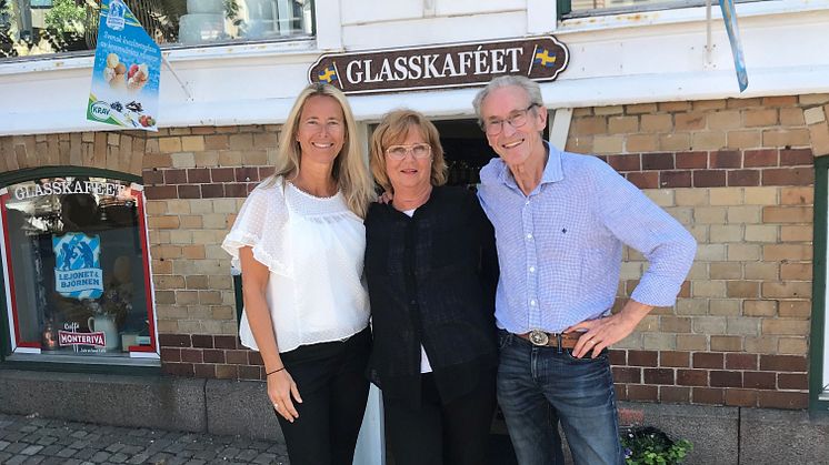 Glasskaféet Lysekil, Katarina Mild ägare/VD Lejonet&Björnen med tidigare ägarna Ann-Christine och Alf Brattin