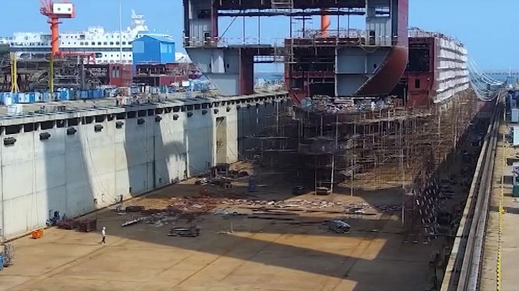 Timelapse av Stena Lines första E-Flexer i dockan på varvet i Kina