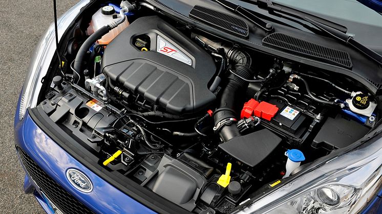 A Ford Fiesta ST ezentúl ötajtós karosszériával is kapható; a még praktikusabb autó változatlanul kategória első teljesítményt kínál
