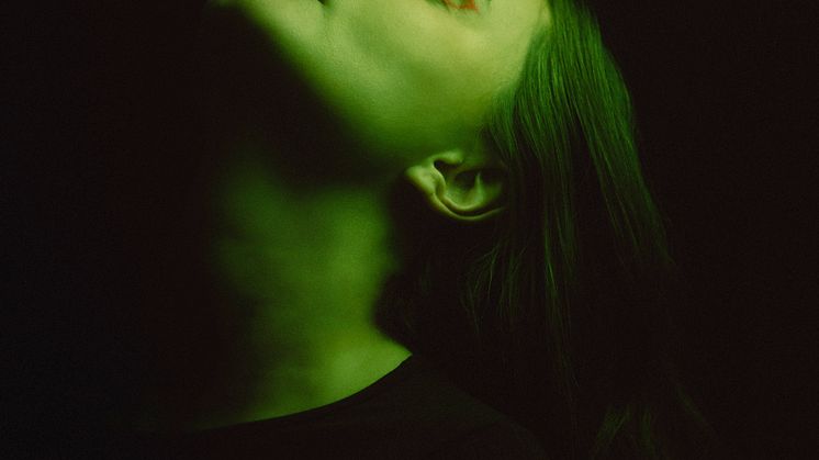 RONIA "the other side" - släpps idag.