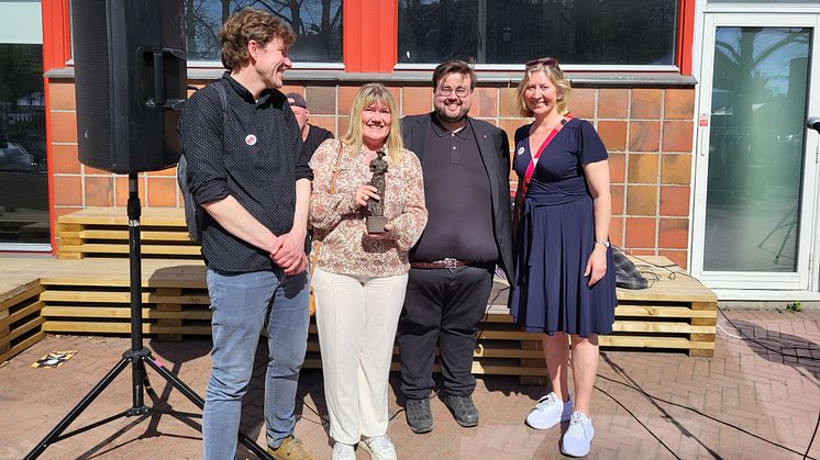 Oslo Museum v/ Arbeidermuseet mottar Lovisaprisen 2024. (f.v) Lars Emil Hansen (Oslo Museum), Gro Røde (Oslo Museum), Jørgen Foss (Bydel Sagene) og Marie Skoie (Oslo Museum).