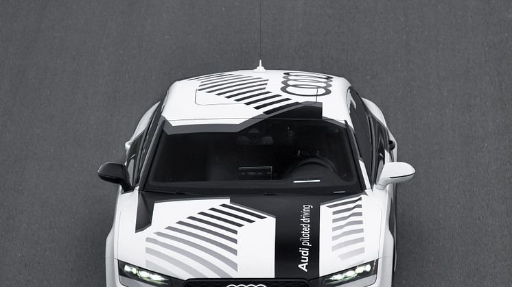 RS7 piloted driving car direct front